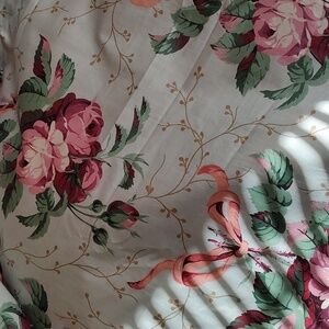 FLORAL & LEAF PRINT 9 yards X 54" Has A Bit Of A Sheen.